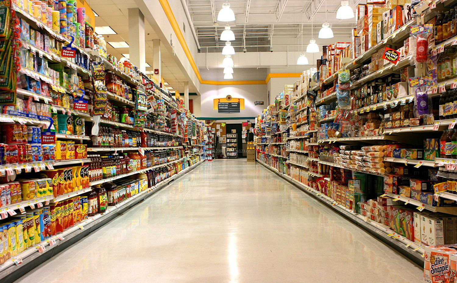 最新の企業ブログについて ロシアの大手スーパーマーケットでのアップグレード加速と両面ディスプレイシェルフの需要の安定的な成長